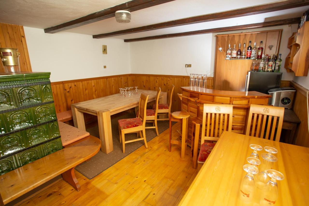Hostel LakeBled Buitenkant foto